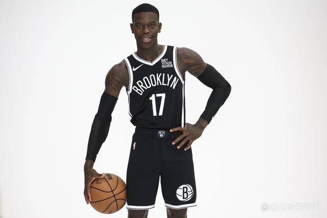 欧联杯室外气温-1℃ 曼联队长B费脱外套给球童